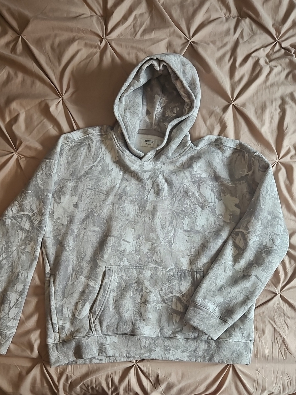 Hollister Men's Light Gray Camo Hoodie Sweater